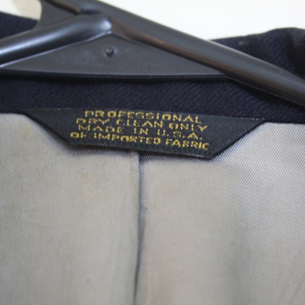Black men's sports coat with metal fish buttons. - Picture 4 of 8